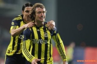 Lugano Fenerbahçe’de kalmak istiyor